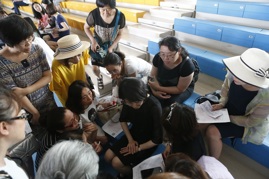 家校和谐互动  共育学生发展