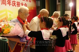 少先队员精彩献词