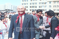 省人大副主任卢鸿德参加我校四十周年庆