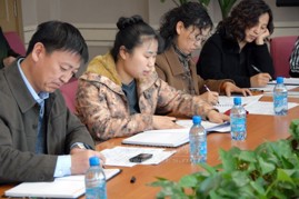 召开科研例会 推进课题有效实施