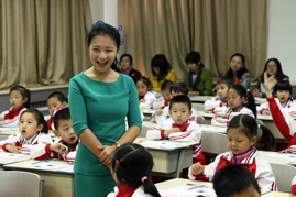 联合教研  展示交流  促青年教师专业成长