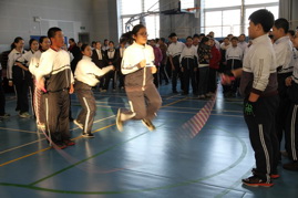 绳舞飞扬  跃动青春