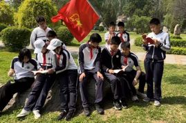 【尊重教育】春风吹拂处，信仰正拔节——辽宁省实验学校八年级学生参观雷锋纪念馆